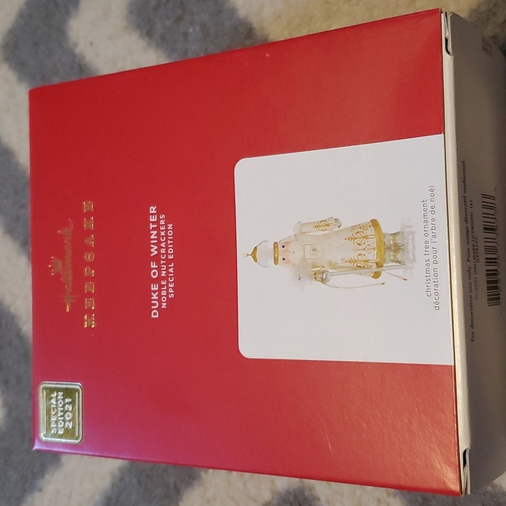 Duke of Winter (gold) Christmas ornament